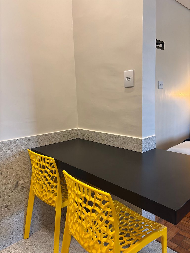 Flat com banheiro privativo próximo a Savassi