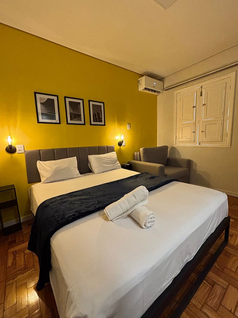 Flat com banheiro privativo próximo a Savassi