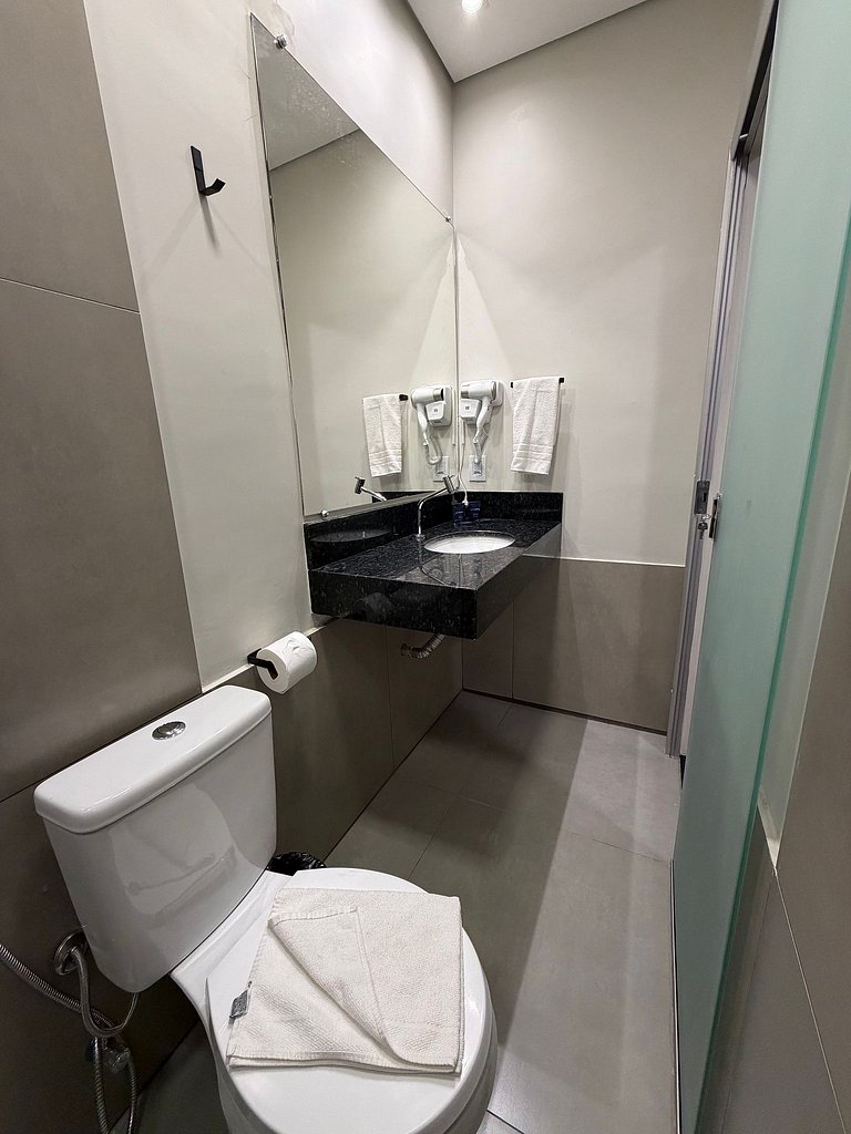 Flat com banheiro privativo próximo a Savassi