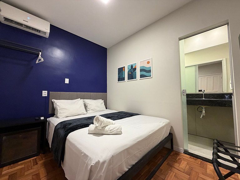 Flat com banheiro privativo próximo a Savassi