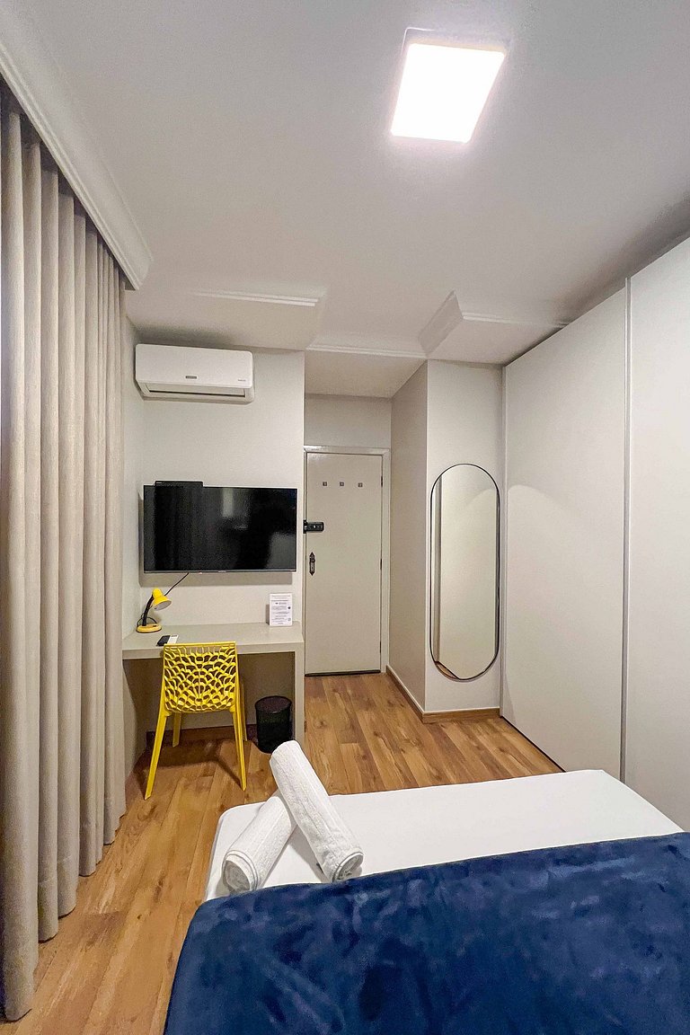 Flat com banheiro privativo próximo a Savassi